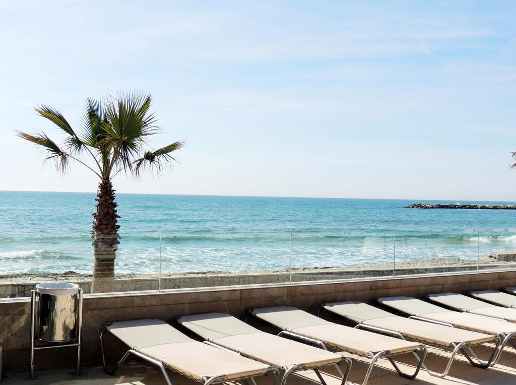 Apartamentos Turisticos Augustus Cambrils Kültér fotó