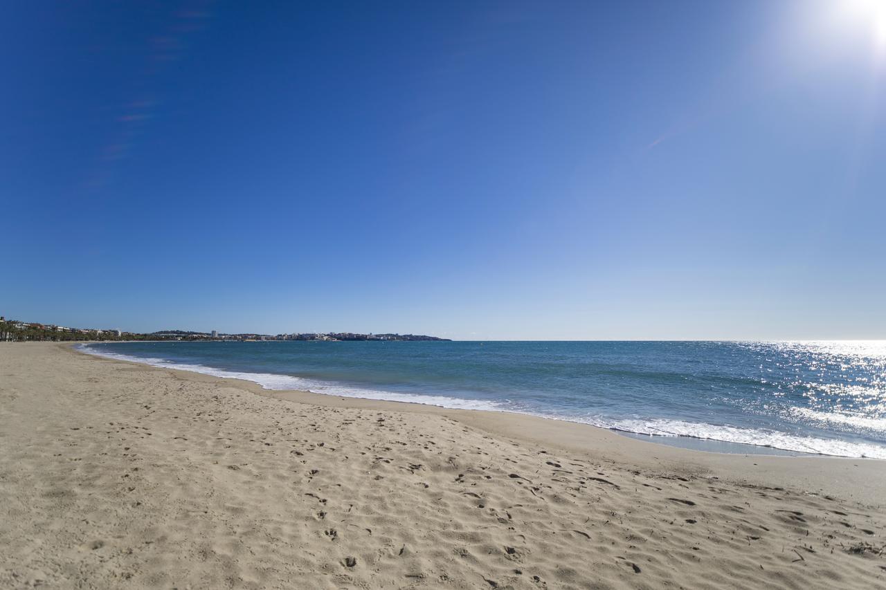 Apartamentos Turisticos Augustus Cambrils Kültér fotó